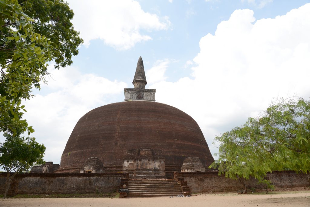 03878 Dagoba Rankot Vihara Polonnaruwa, Sri Lanka